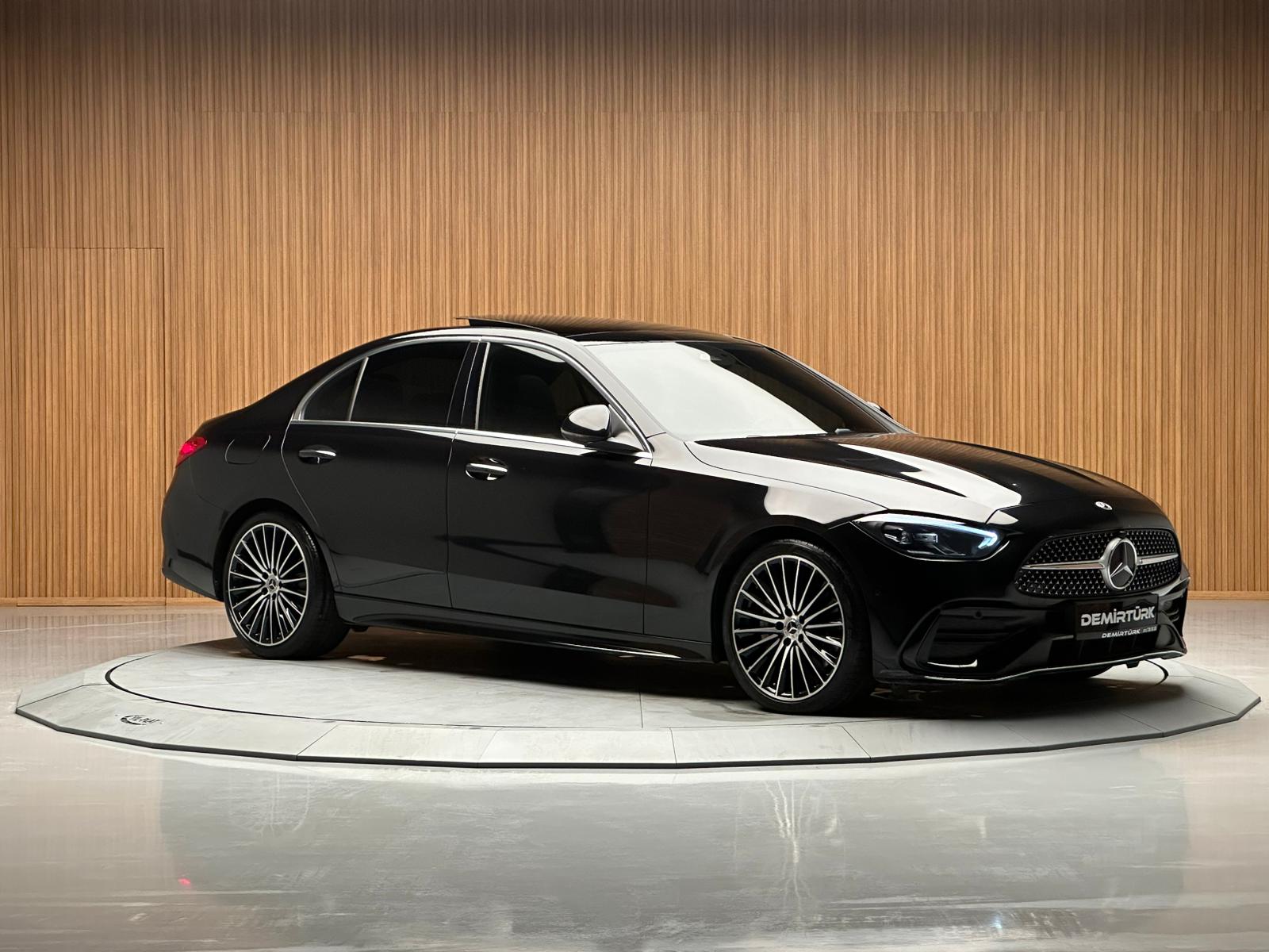 
								Mercedes-Benz C200 4 Matic AMG full									