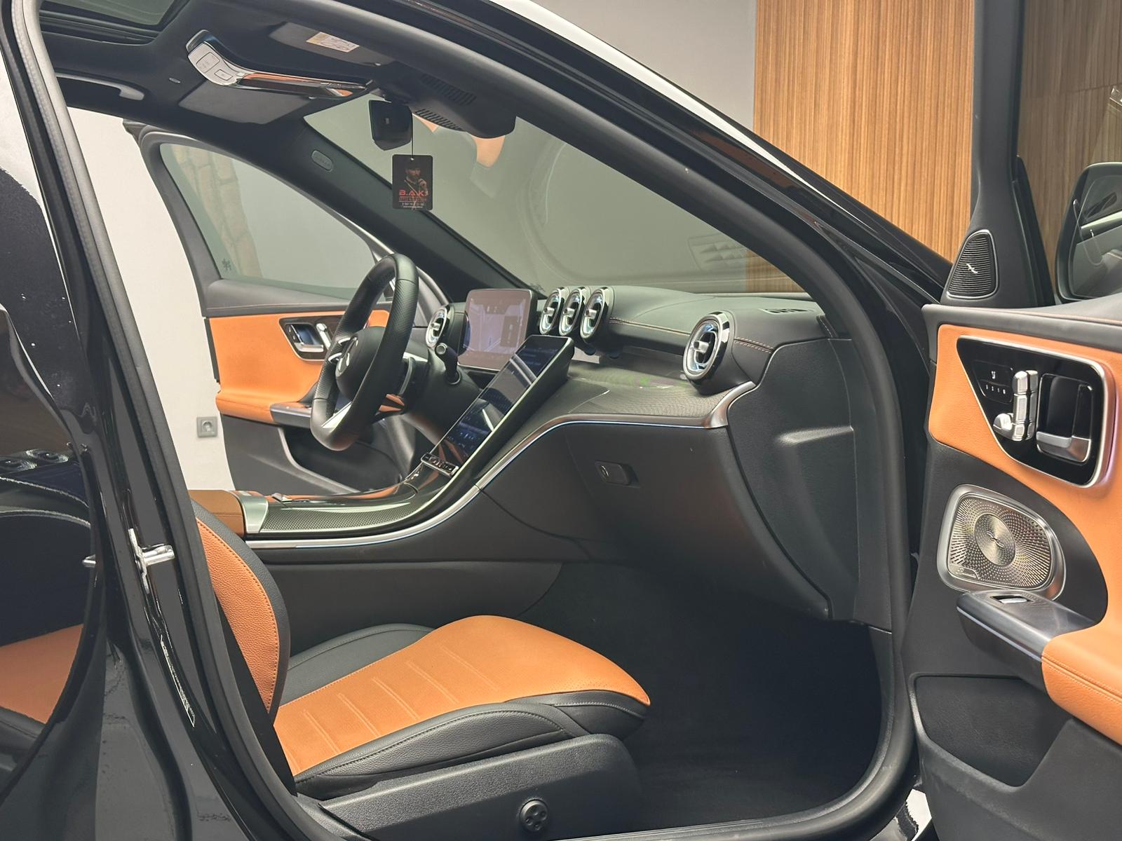 
								Mercedes-Benz C200 4 Matic AMG full									