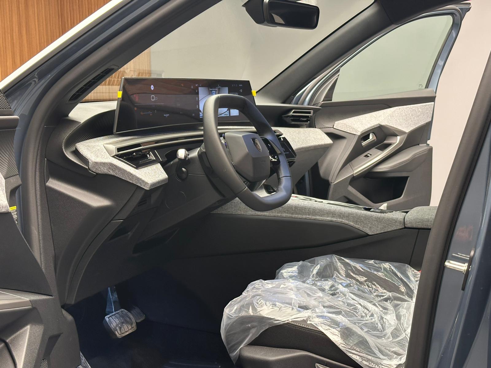 
								Peugeot E-5008 Allure Cam Tavanlı full									