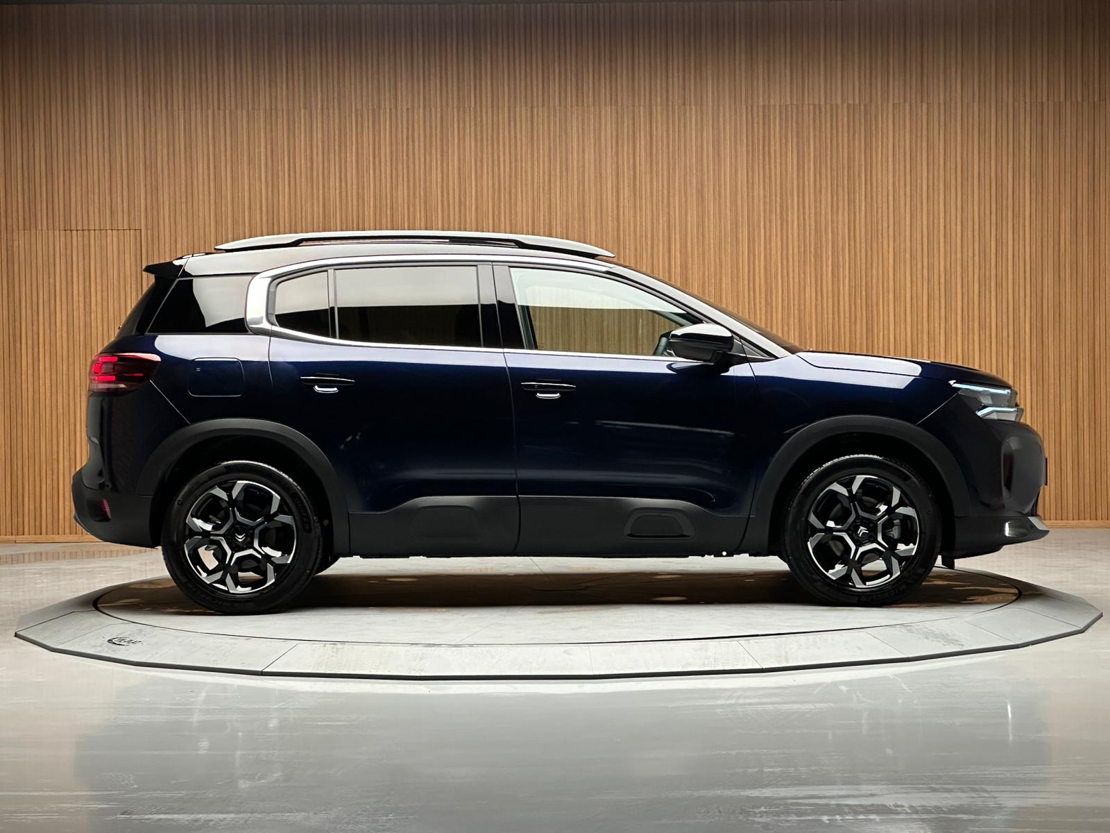 
								C5 AIRCROSS 1.2 HYBRİD MAX C.TAVAN 360 KAMERA ISITMA NAVİGASYON E.BAGAJ (SİYAH) full									