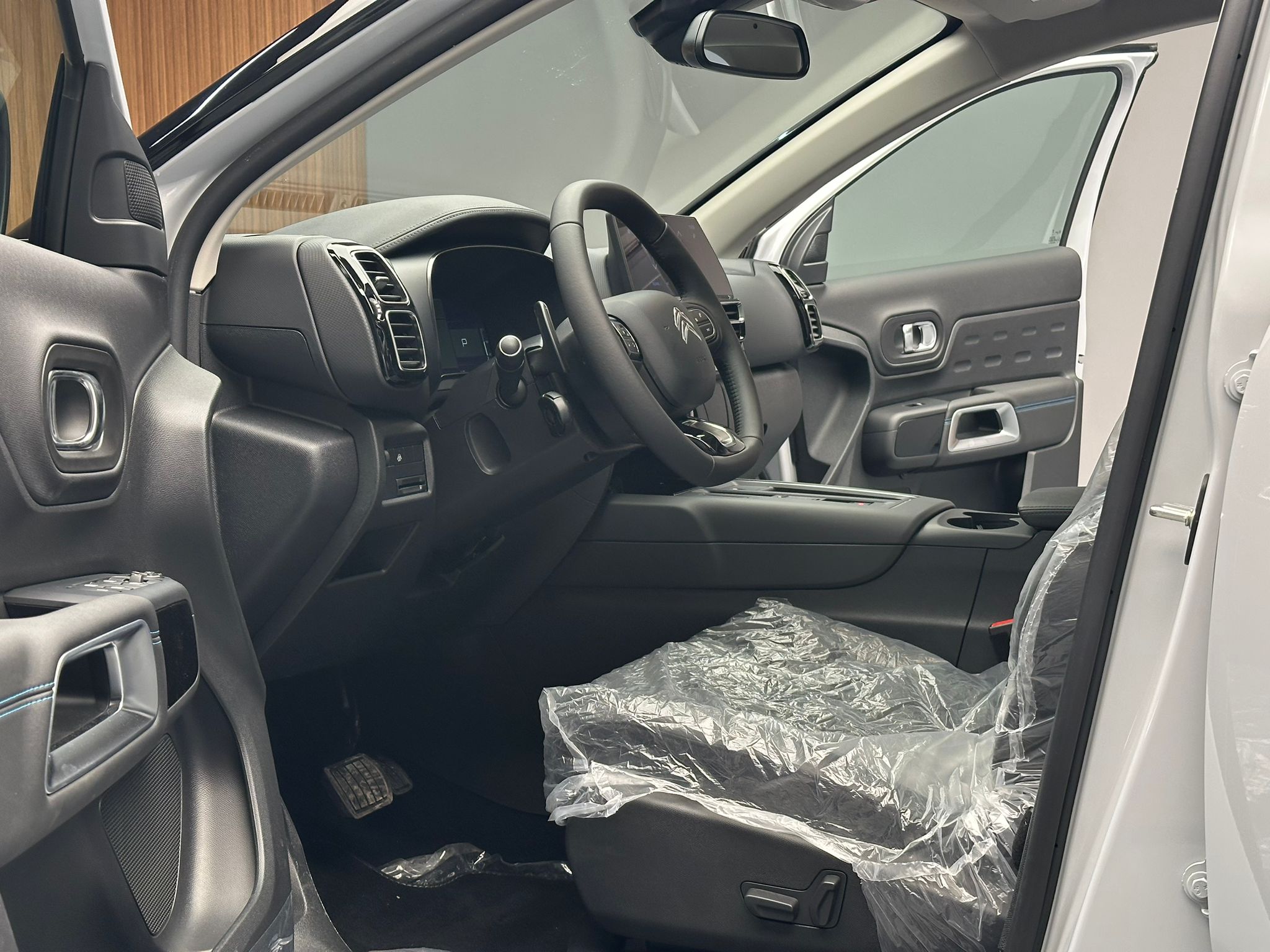 
								C5 AIRCROSS 1.2 HYBRİD MAX C.TAVAN 360 KAMERA ISITMA NAVİGASYON E.BAGAJ full									