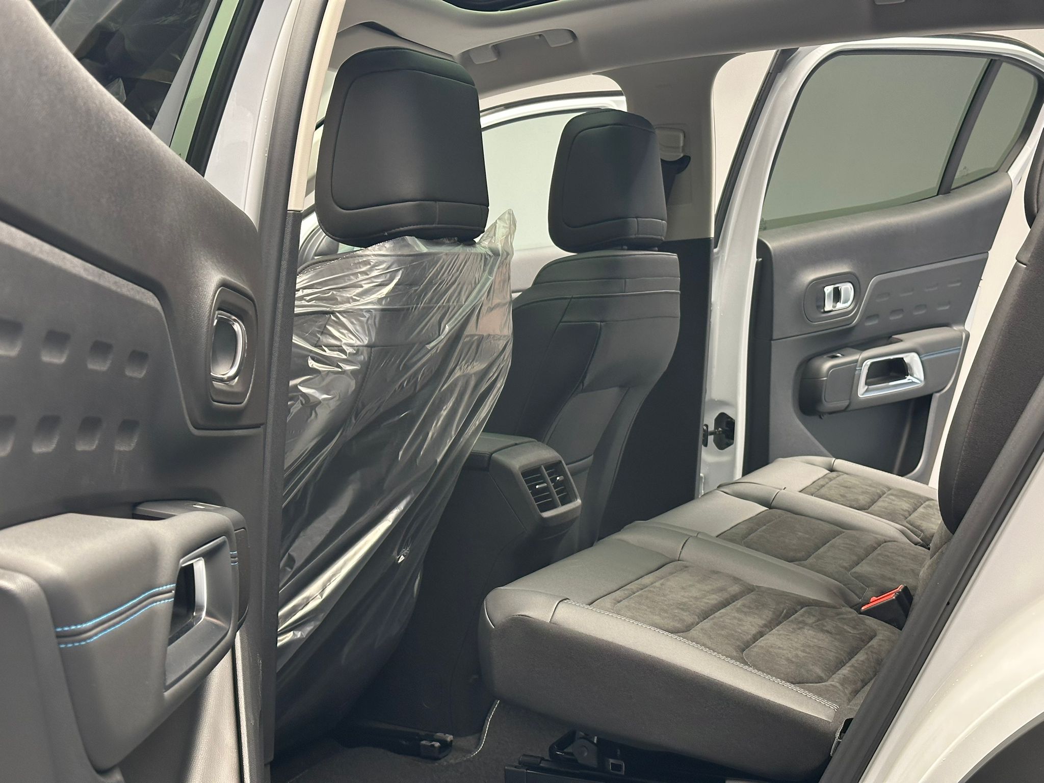 
								C5 AIRCROSS 1.2 HYBRİD MAX C.TAVAN 360 KAMERA ISITMA NAVİGASYON E.BAGAJ full									