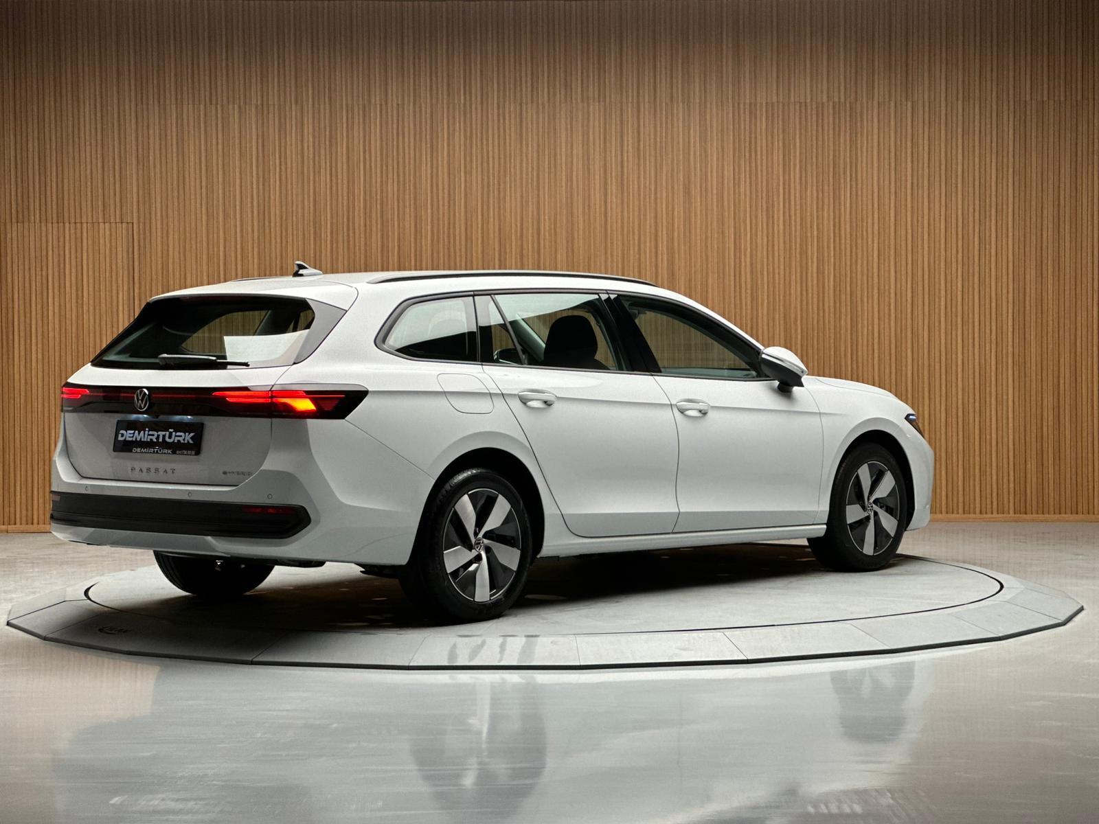 
								VW PASSAT 1.5 E HYBRİD 204 HP IMPRESSION full									