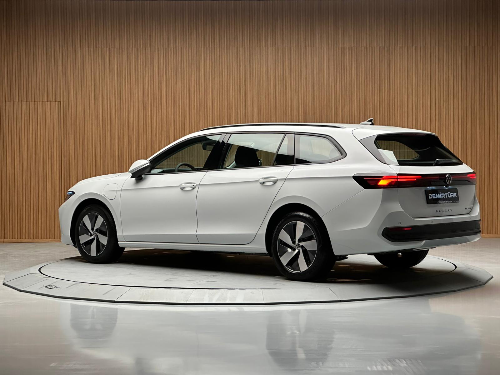 
								VW PASSAT 1.5 E HYBRİD 204 HP IMPRESSION full									